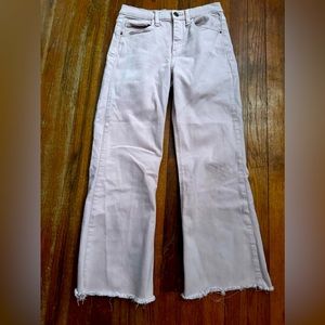 Light pink pants super cute!!! good addition to your Barbie collection💗